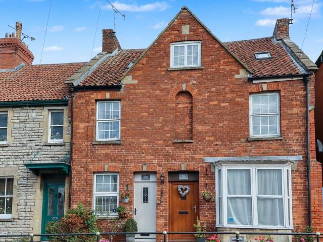 4 bedroom terraced house for sale