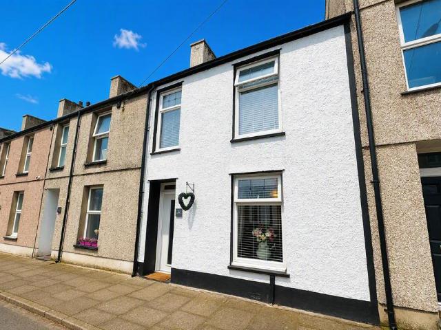 4 bedroom terraced house for sale