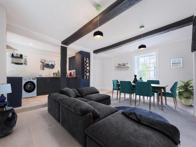 4 bedroom terraced house for sale