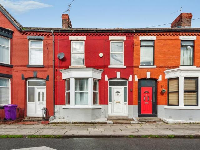 4 bedroom terraced house for sale