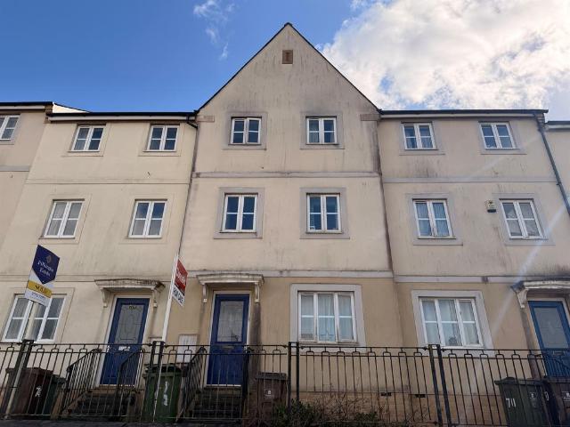 4 bedroom terraced house for sale