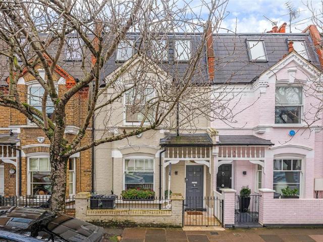 4 bedroom terraced house for sale