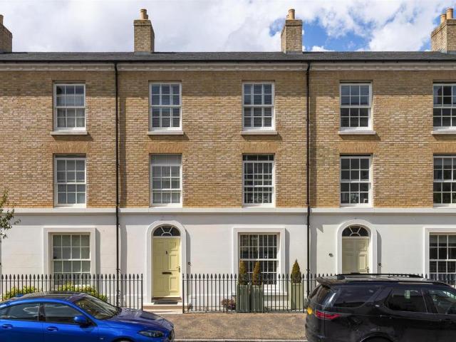 4 bedroom terraced house for sale