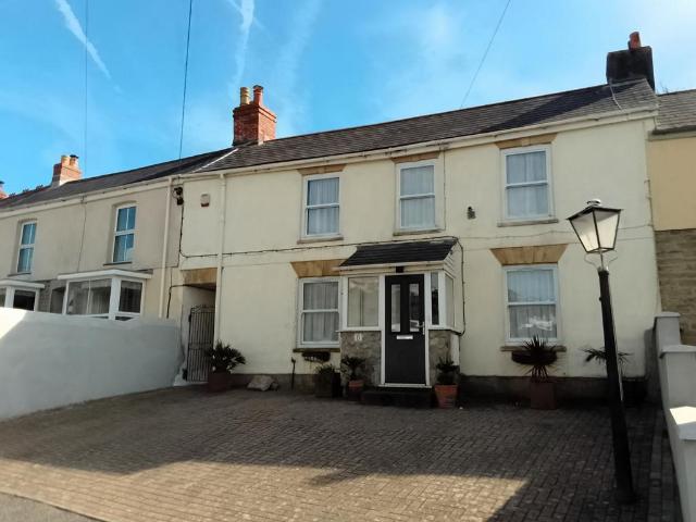 4 bedroom terraced house for sale