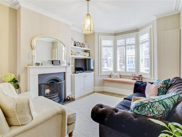 4 bedroom terraced house for sale