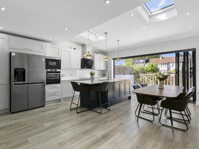 4 bedroom terraced house for sale