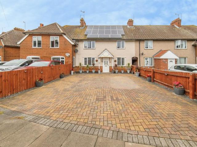 4 bedroom terraced house for sale