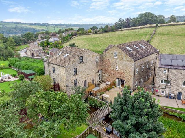 4 bedroom terraced house for sale