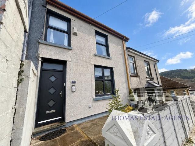 4 bedroom terraced house for sale