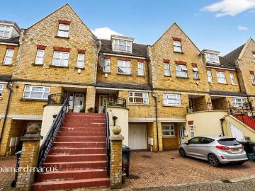 4 bedroom terraced house for sale