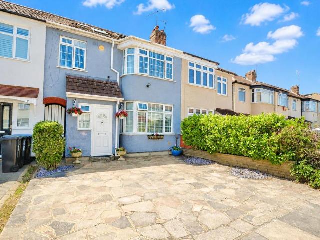 4 bedroom terraced house for sale