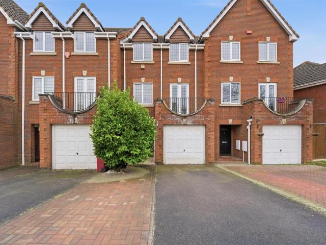 4 bedroom terraced house for sale
