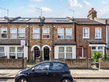 4 bedroom terraced house for sale