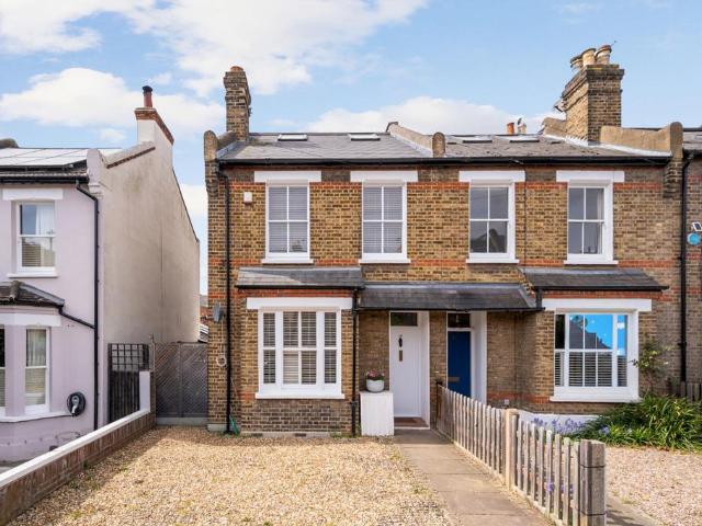 4 bedroom terraced house for sale