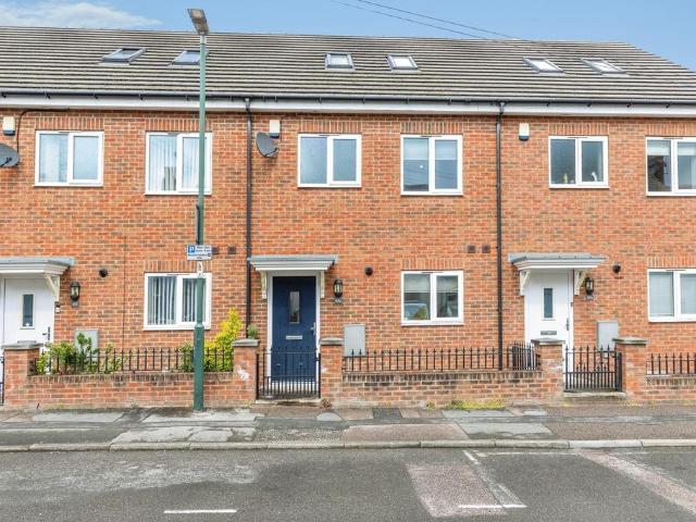 4 bedroom terraced house for sale