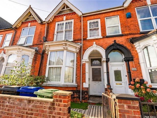 4 bedroom terraced house for sale