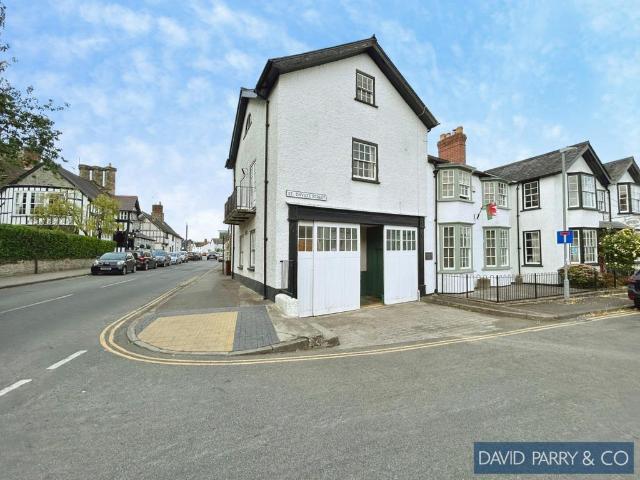 4 bedroom terraced house for sale