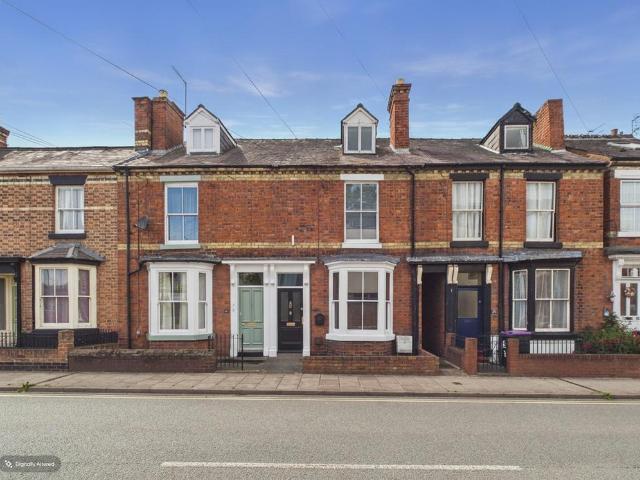 4 bedroom terraced house for sale
