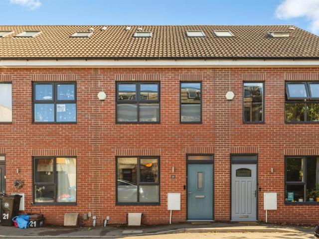4 bedroom terraced house for sale