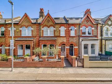 4 bedroom terraced house for sale