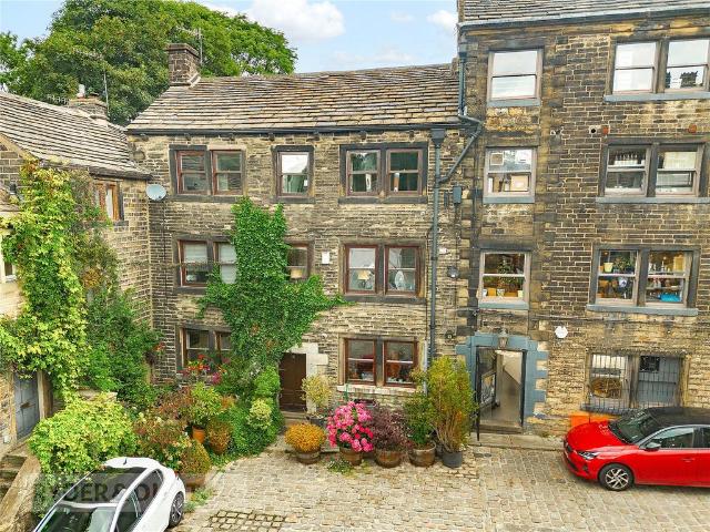 4 bedroom terraced house for sale