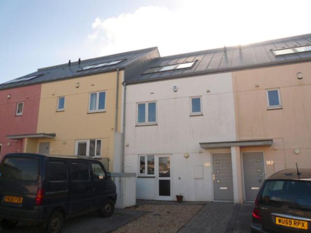 4 bedroom terraced house for sale