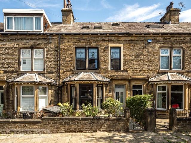 4 bedroom terraced house for sale