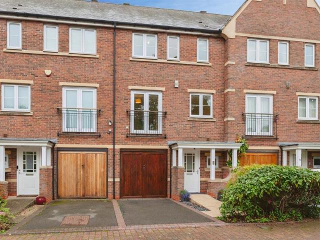 4 bedroom terraced house for sale