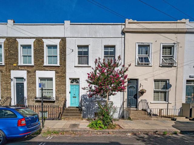 4 bedroom terraced house for sale