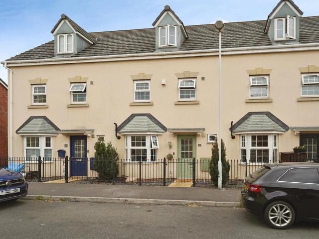 4 bedroom terraced house for sale