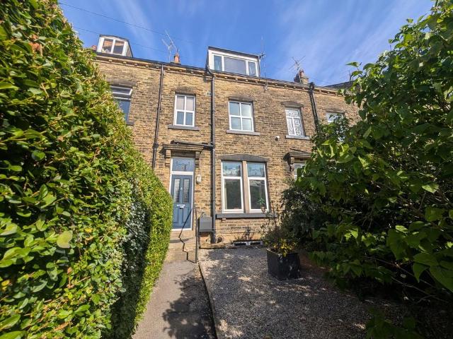 4 bedroom terraced house for sale