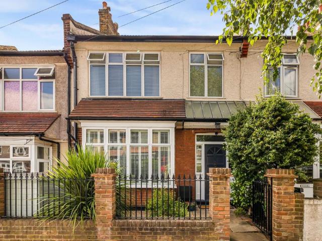 4 bedroom terraced house for sale