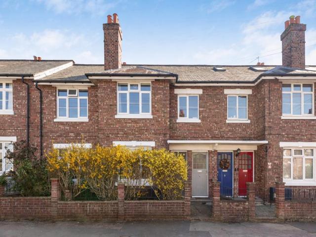4 bedroom terraced house for sale