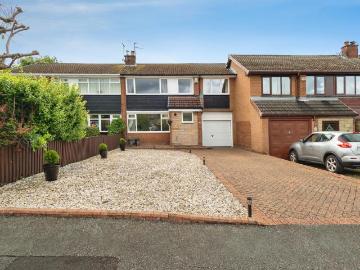 4 bedroom terraced house for sale