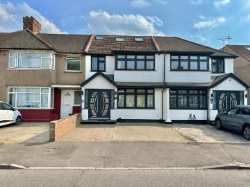 4 bedroom terraced house for sale