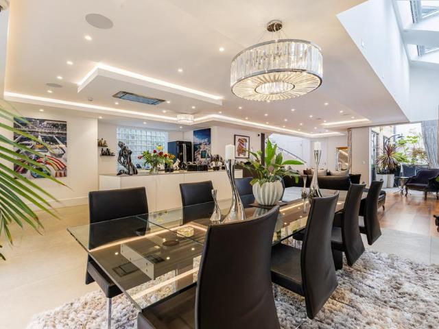 4 bedroom terraced house for sale