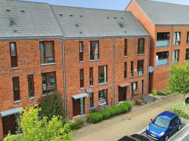 4 bedroom terraced house for sale