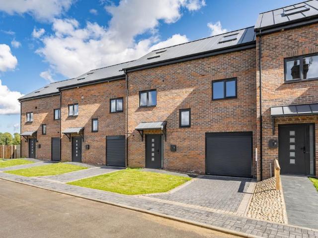 4 bedroom terraced house for sale