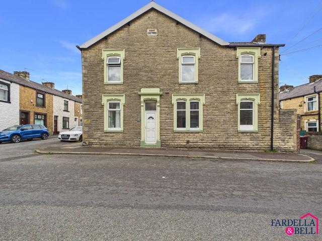 4 bedroom terraced house for sale