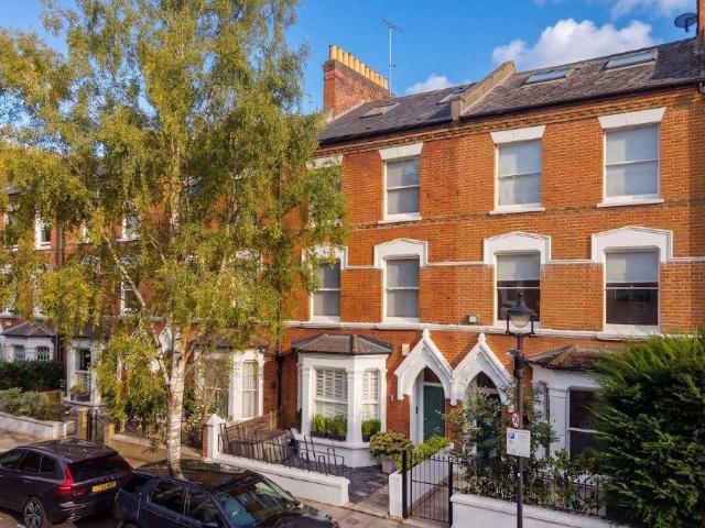 4 bedroom terraced house for sale