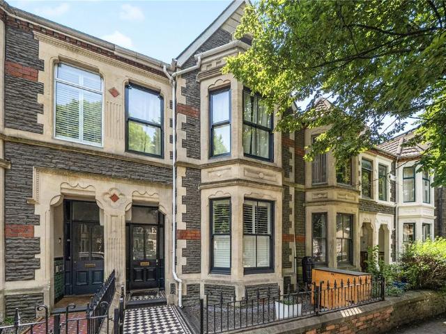 4 bedroom terraced house for sale