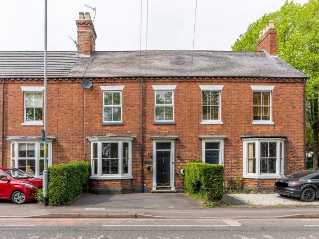 4 bedroom terraced house for sale