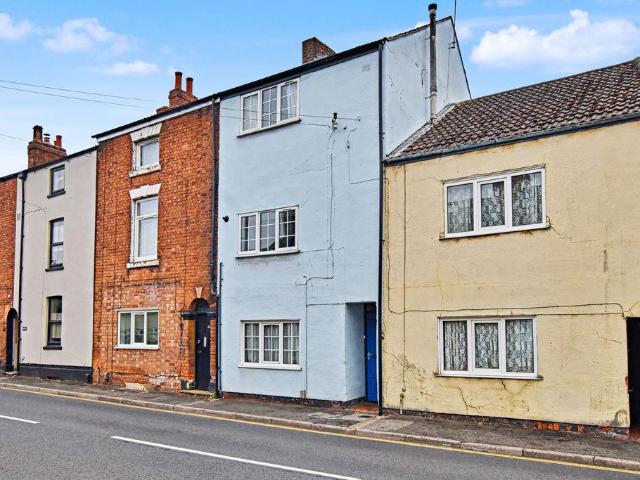 4 bedroom terraced house for sale