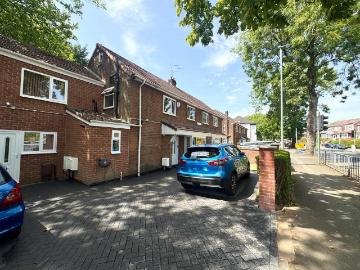 4 bedroom terraced house for sale