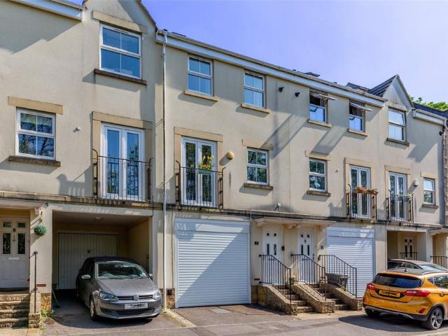 4 bedroom terraced house for sale