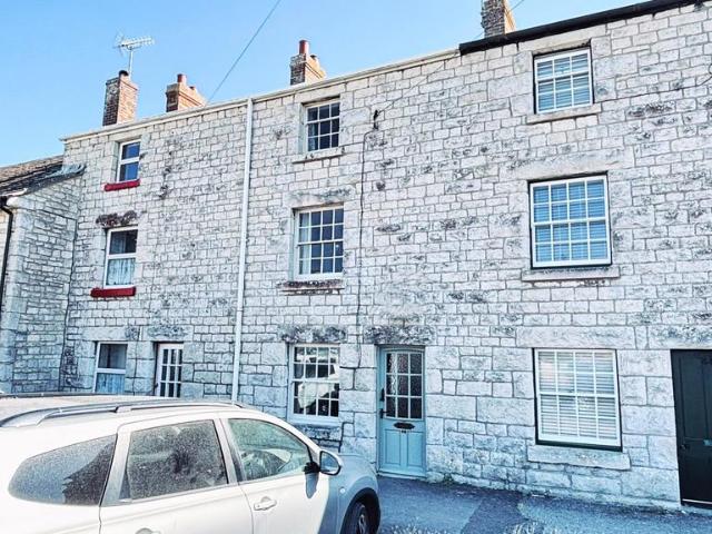 4 bedroom terraced house for sale