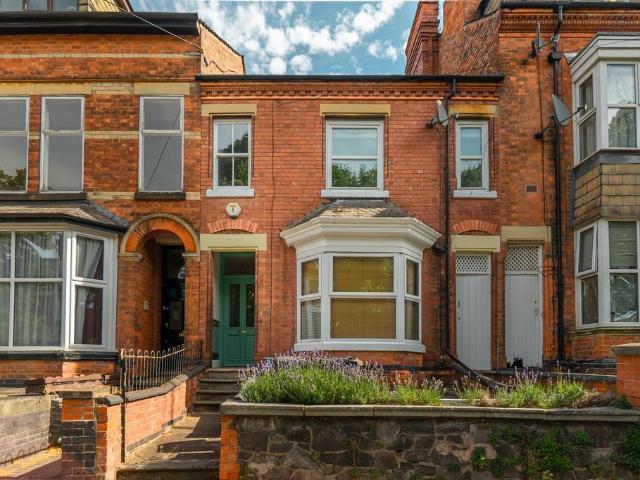 4 bedroom terraced house for sale