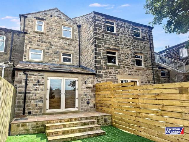 4 bedroom terraced house for sale