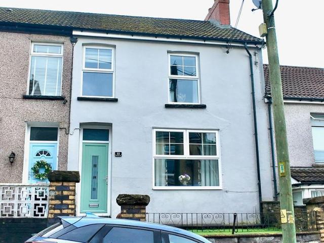 4 bedroom terraced house for sale
