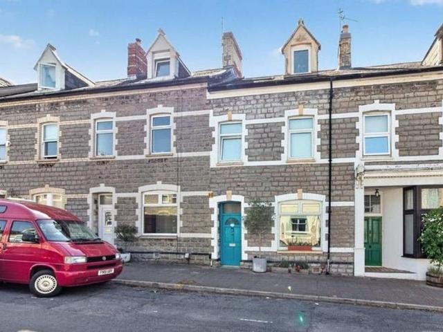4 bedroom terraced house for sale
